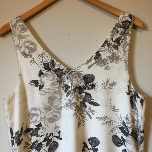 RW&CO. Black and White Rose Floral Print Sleeveless Bilayer Blouse - Picture 8 of 15